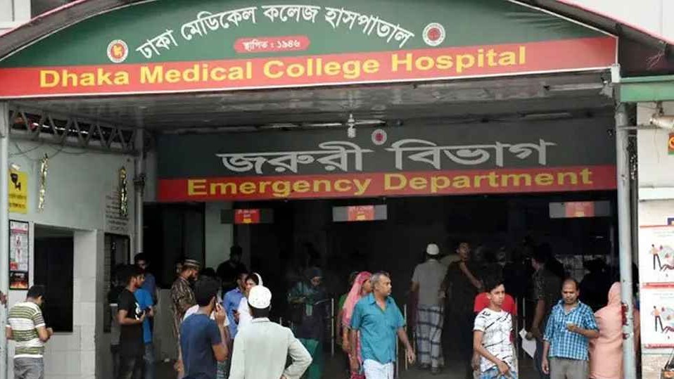 খিলগাঁওয়ে প্রাইভেটকারের ধাক্কায় অটোরিকশা চালক নিহত